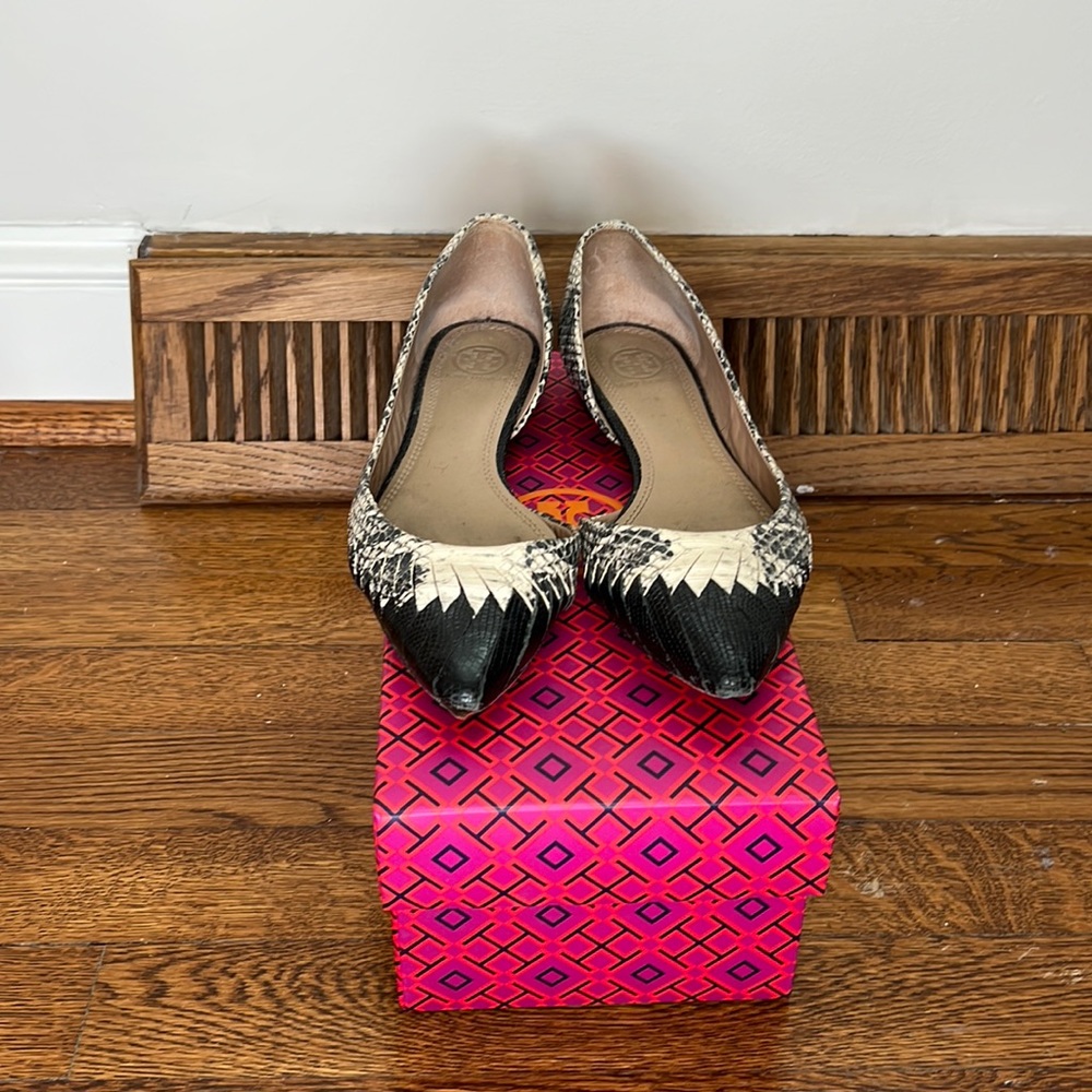 Tory Burch, black and ivory, woven flats. Size 7.5.